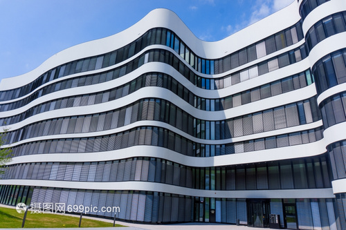 具有現(xiàn)代公司結(jié)構(gòu)的城市景辦公大樓現(xiàn)代外部