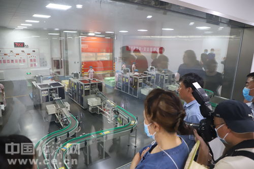 今麥郎面制品工廠掛面包裝流水線的現(xiàn)代化生產實踐